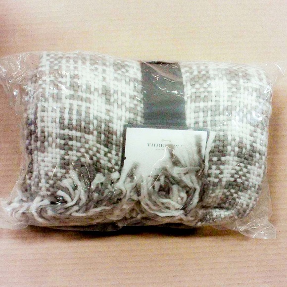 NWT Marled Woven Throw Blanket - Threshold - Picture 4 of 4
